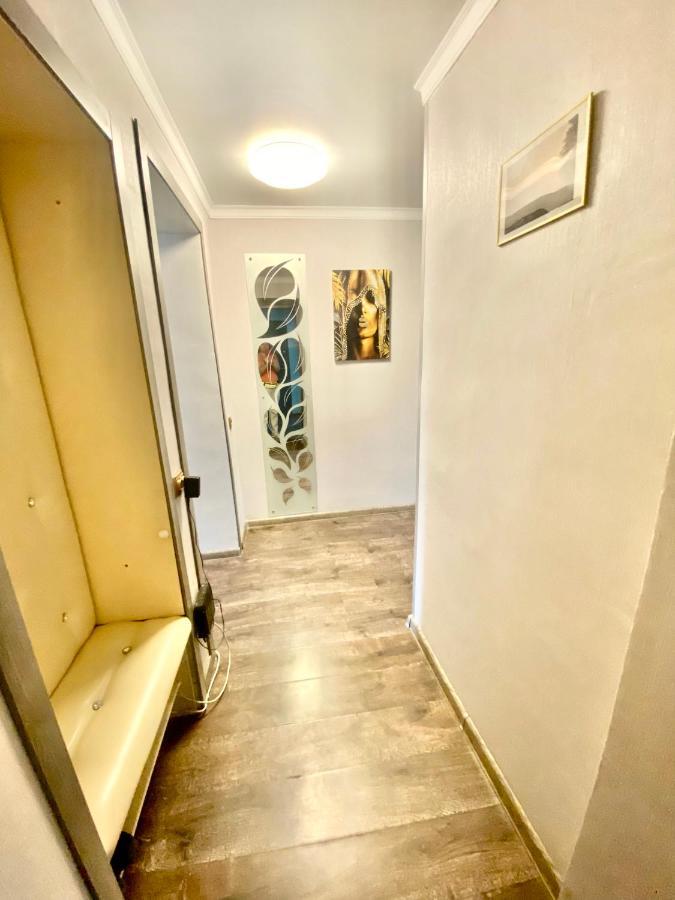 Прекрасная Квартира На Арбате В Алматы Exterior photo
